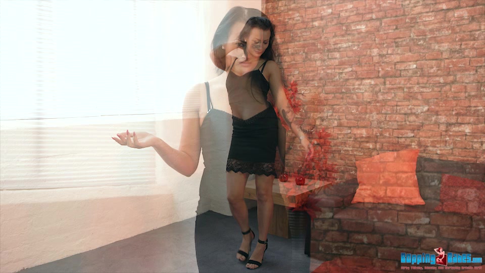 Kelli Smith - Braless is Better - BoppingBabes