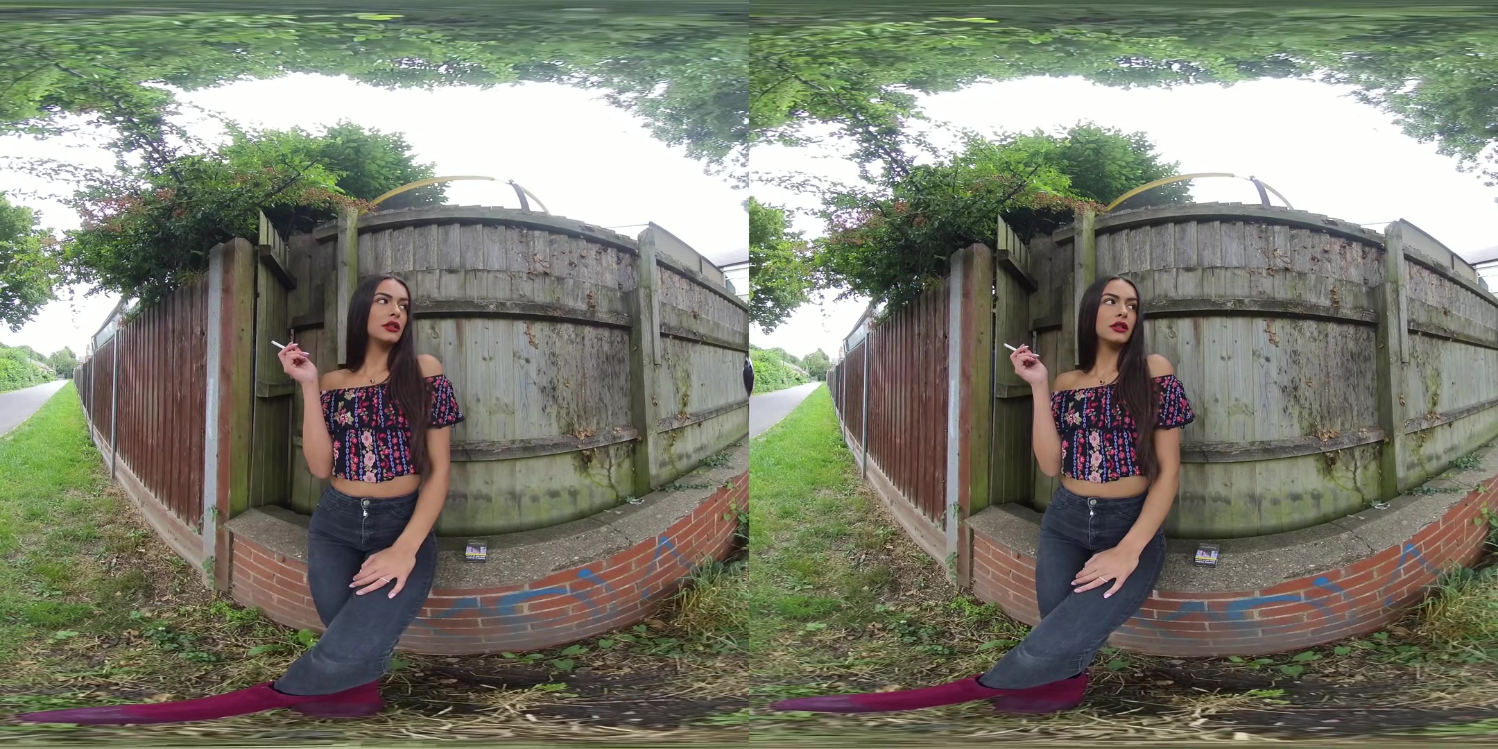 Kim Model - Dark Jeans - VRSmokers