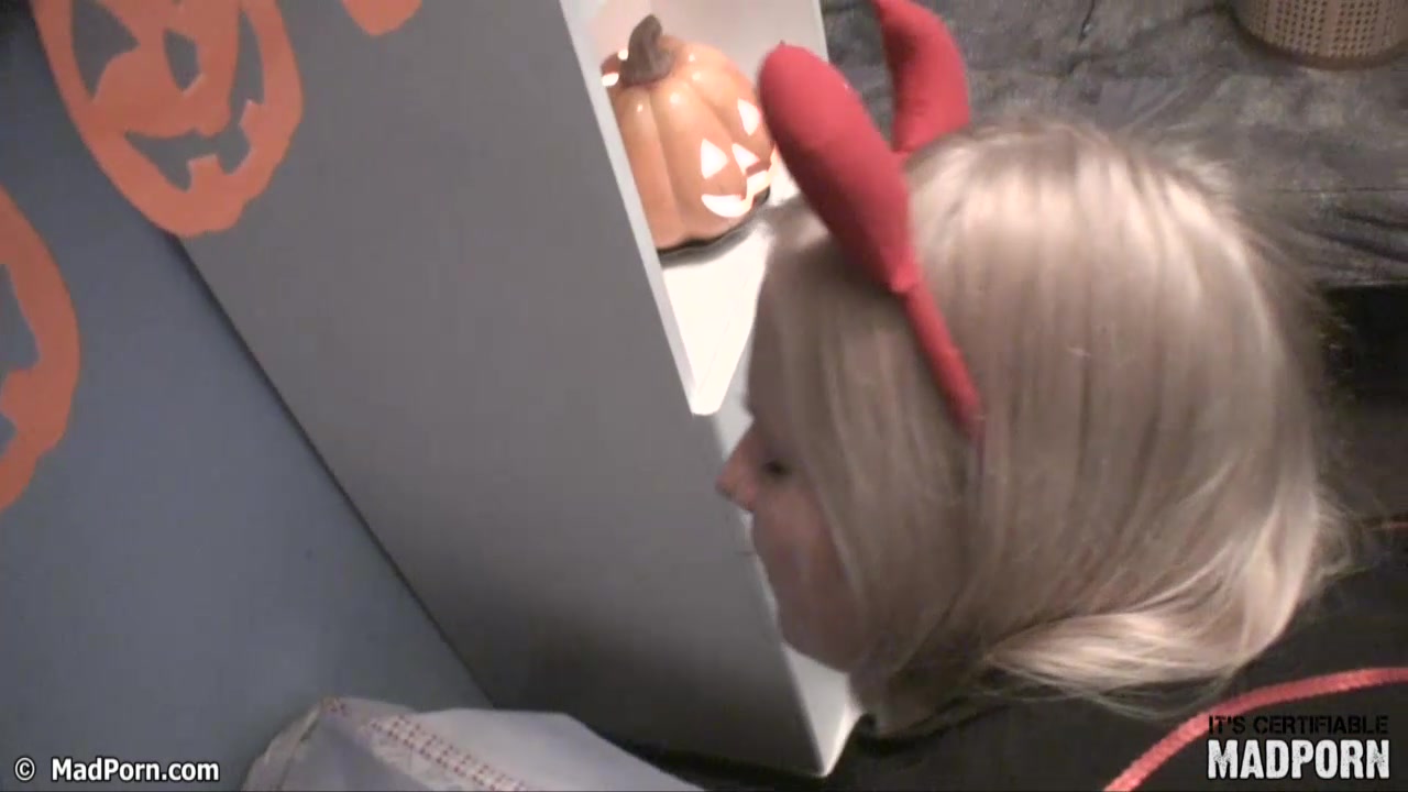 Alice Halloween Fuck - MadPorn
