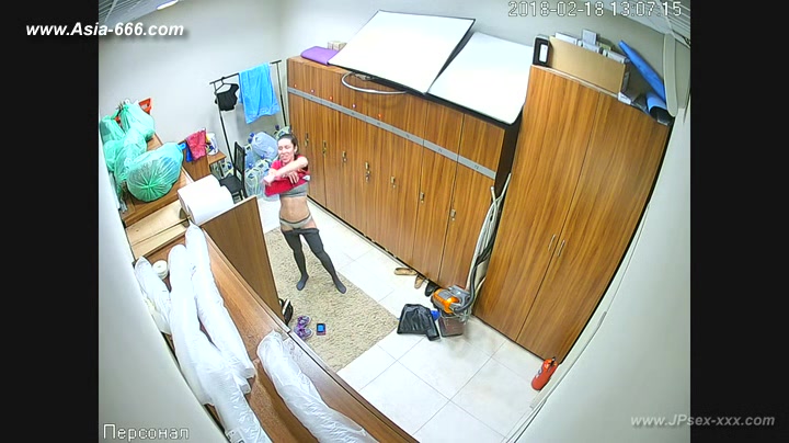 blonde changeroom.***