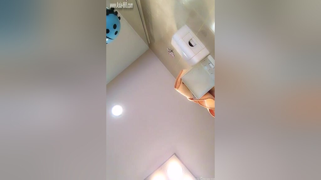 chinese teens 18+ live chat with mobile phone.47