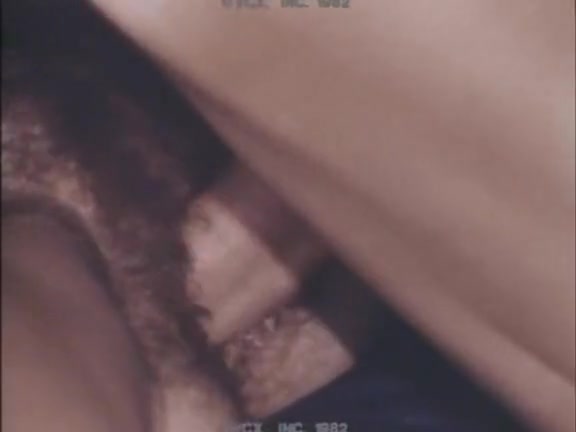 John Holmes, Cyndee Summers, Suzanne Fields in vintage sex scene