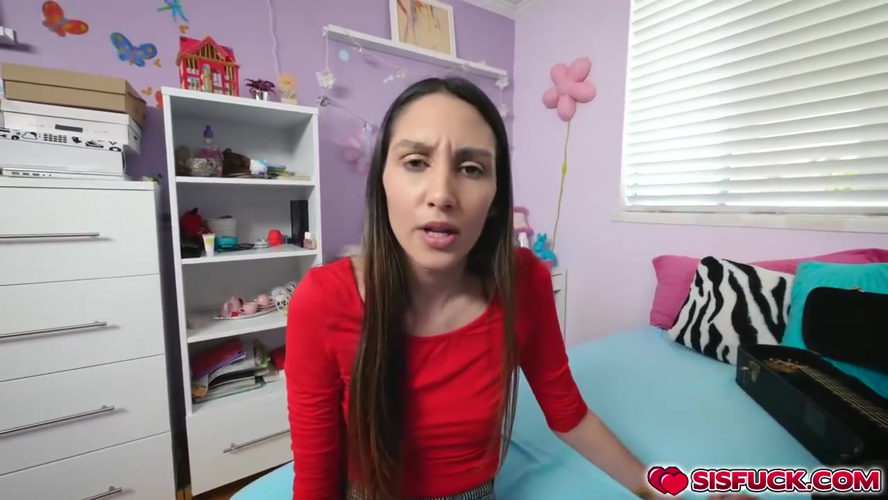 Alex Cant Stop Looking At Stepsis Natalias Pussy While