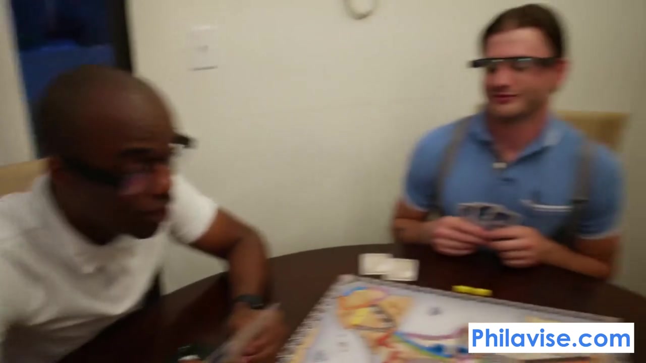 PHILAVISE-Gamers get a beeg