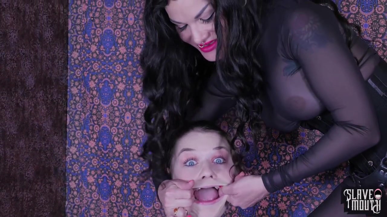Lezdom face fuck for Anastasia Rose