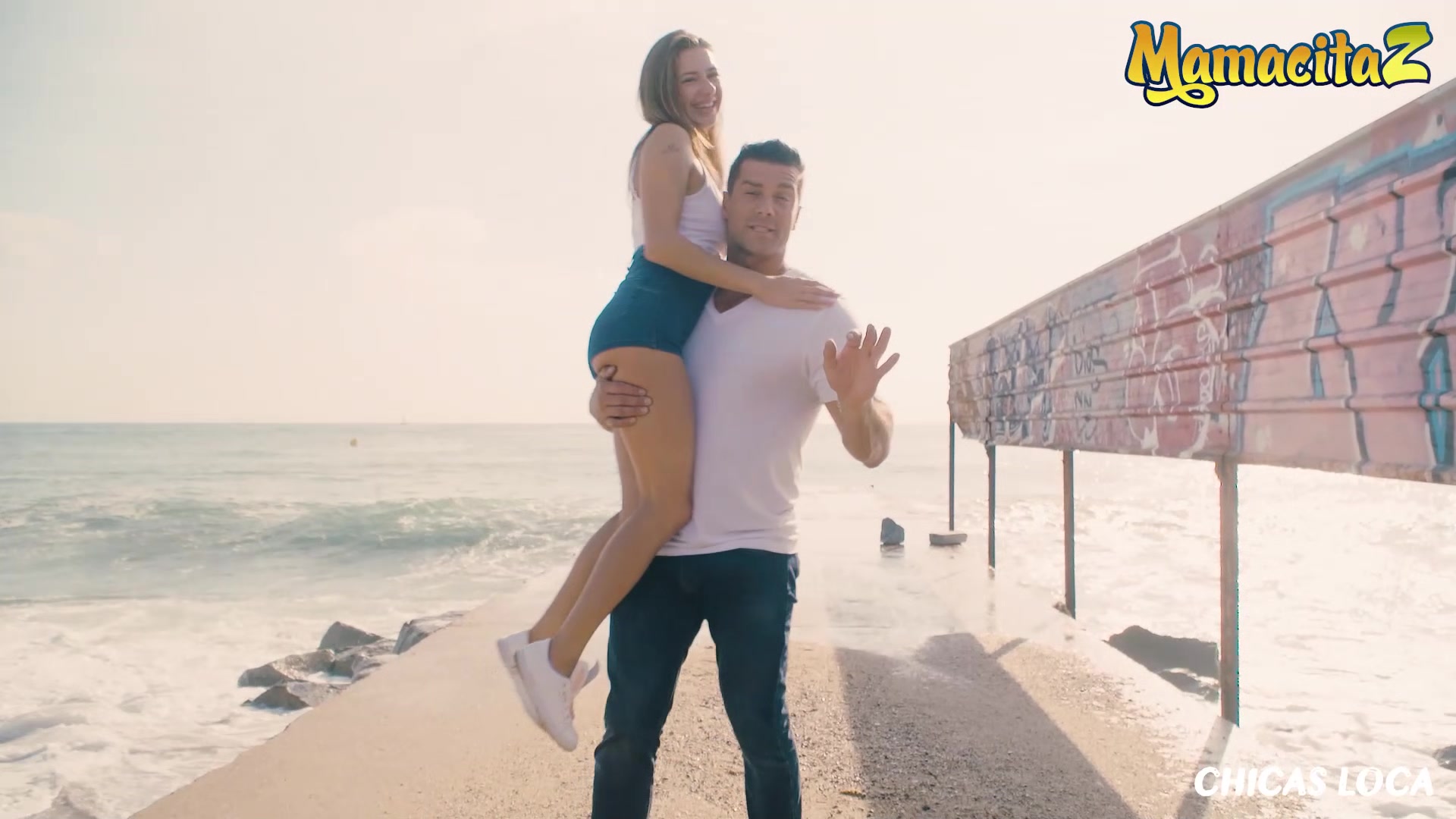 MamacitaZ - Sandra Wellness - Naughty Chick Banged On Public Beach