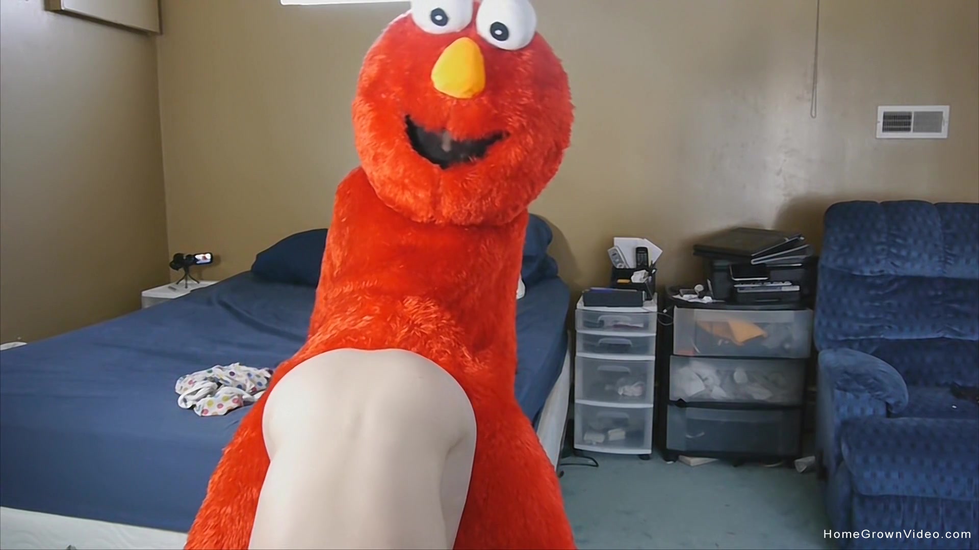 Kinky Elmo Cums Over Lilly! - Lilly Ligotage & Rock O'Pearl