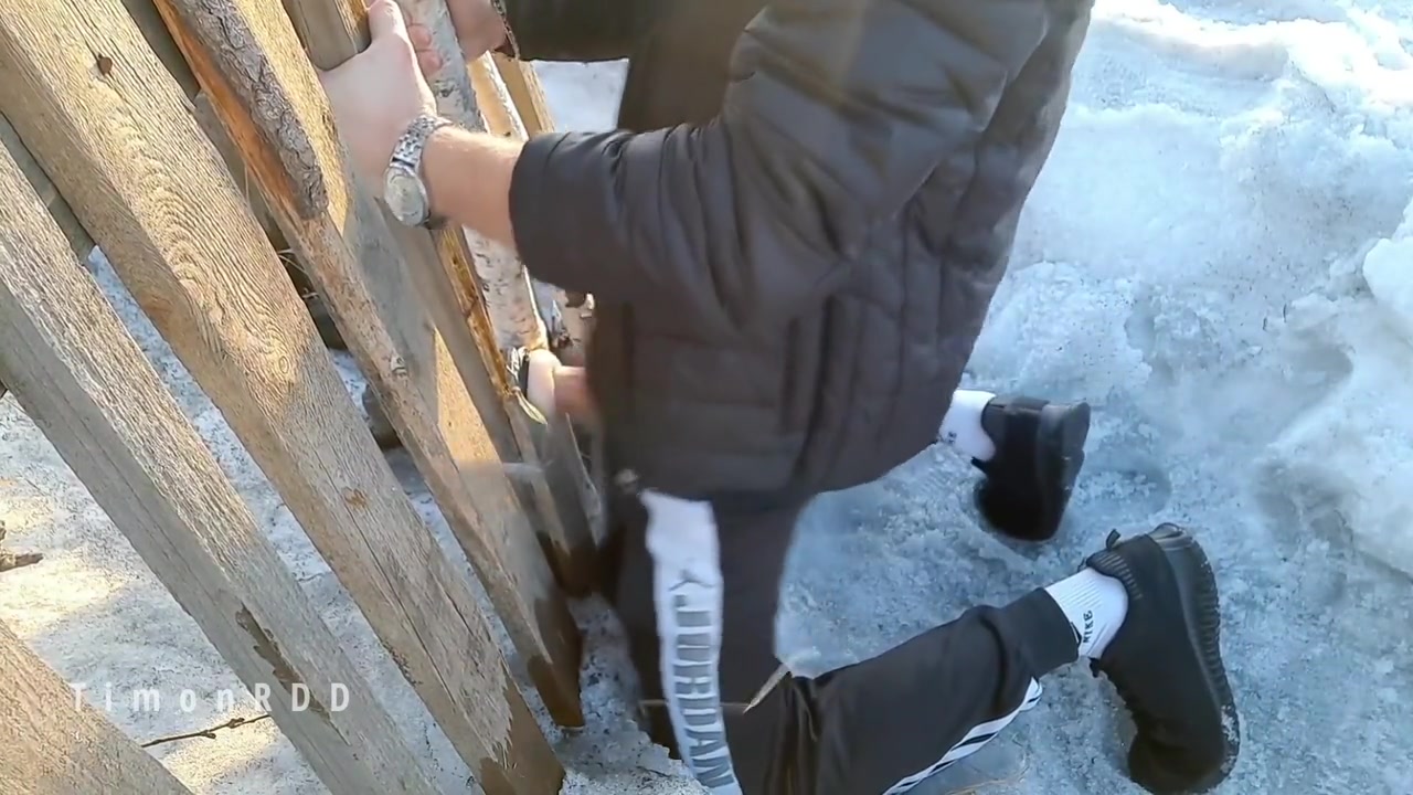 Guy Fucks A Fence In The Village And Presents A Virtual Fag