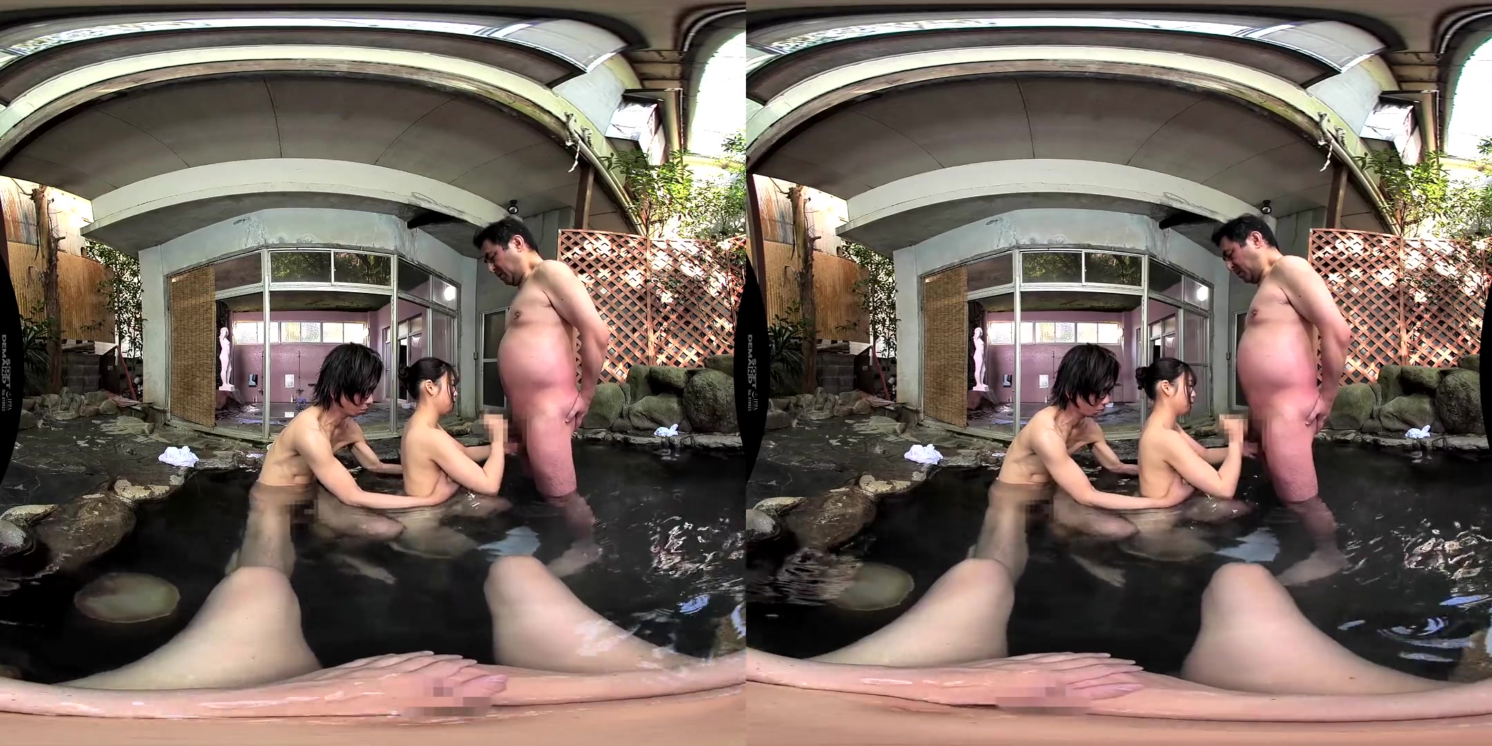 I Was in the Hot Springs When I Suddenly Realized I was Being Filmed! - Asian Hot Tub Sex