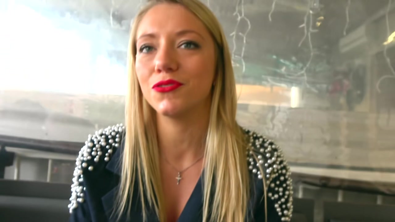 Savannah Bond's Stormy Consultation - Jacquie et Michel TV