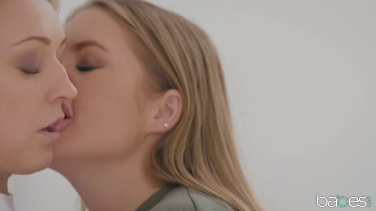 Alessandra Jane & Amber Deen in Drama - Babes