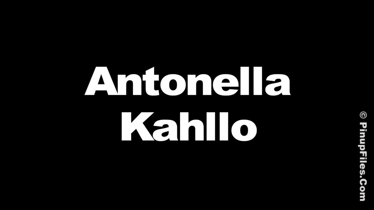 Antonella Kahllo - Red X Bra 1