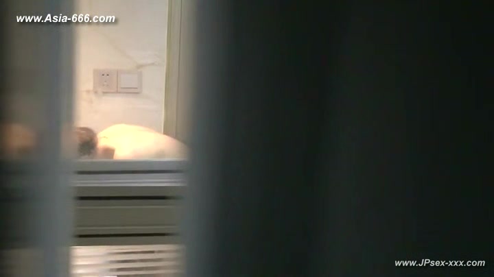 peeping chinese girls bathing.25