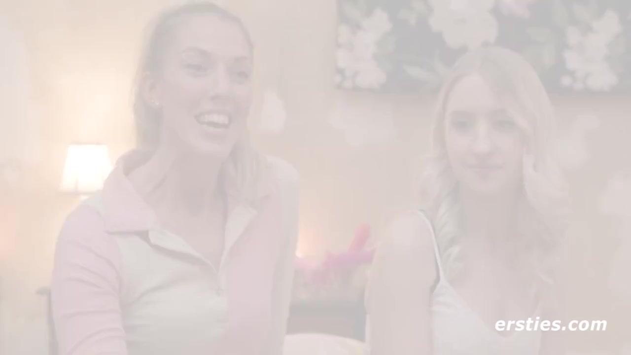 4 Incredible Girls Have Steamy Lesbian Sex Together