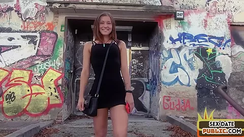 Public amateur babe pussyfucked outdoor on sex date