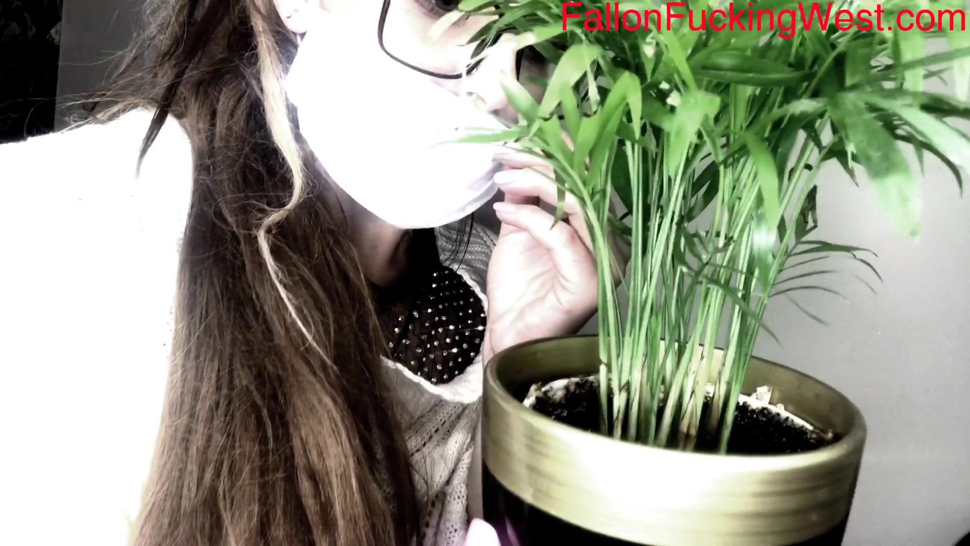 Scientist Slut Pleasured By Scotty - Sex Movies Featuring Fallonwest