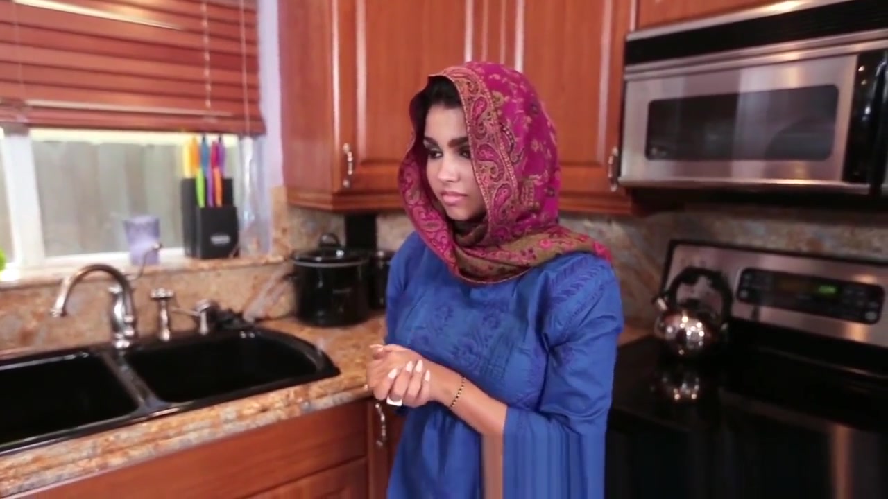 Muslim Arab teen 18+ in Hijab Riding Dick