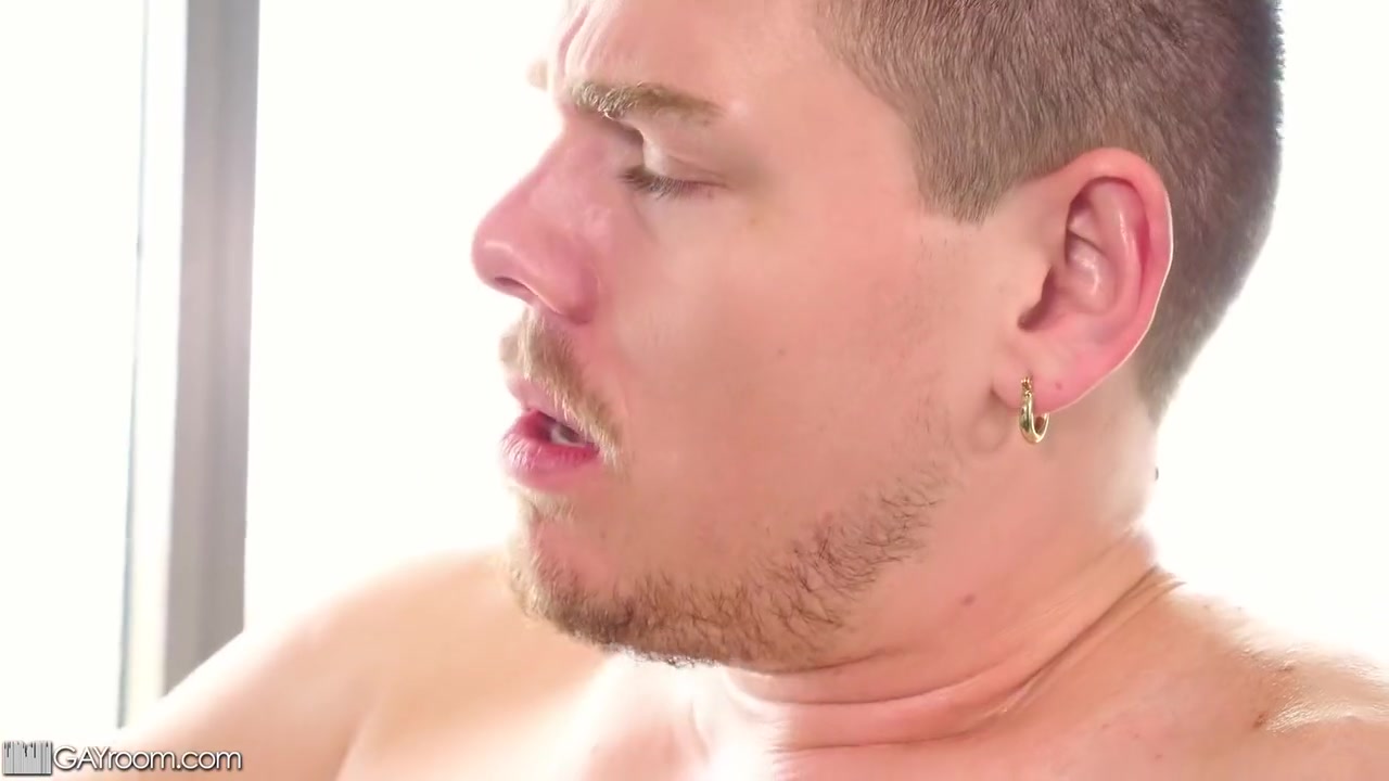 Jake Waters In Masseur Oils Up A Hard Cock To Fuck His Tight Ass