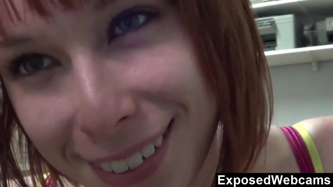Zoey Fingers Her wet Pussy On Webcam