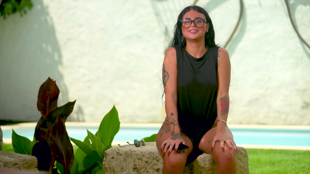Pénélope Chic, 39 years old, physiotherapist in Béziers! - Jacquie et Michel TV