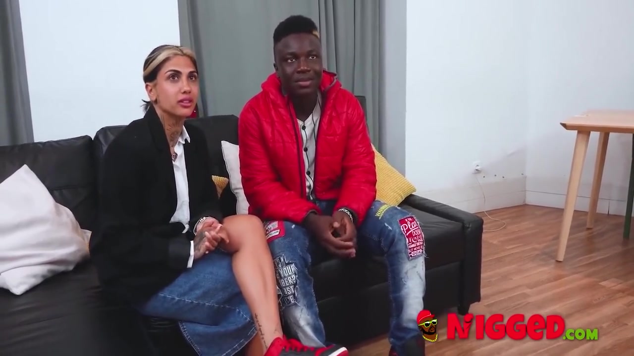A Spanish Porn Actress Wants To Have Interracial Sex With The Bar Employee Is On Black Fix With Valeria Del Rio
