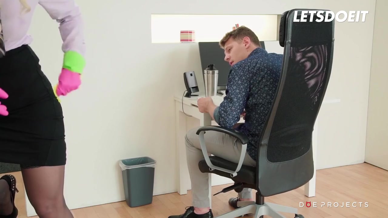 Jarushka Ross - This Teacher Is A Bitch Seduces Stud Into Hot Fuck