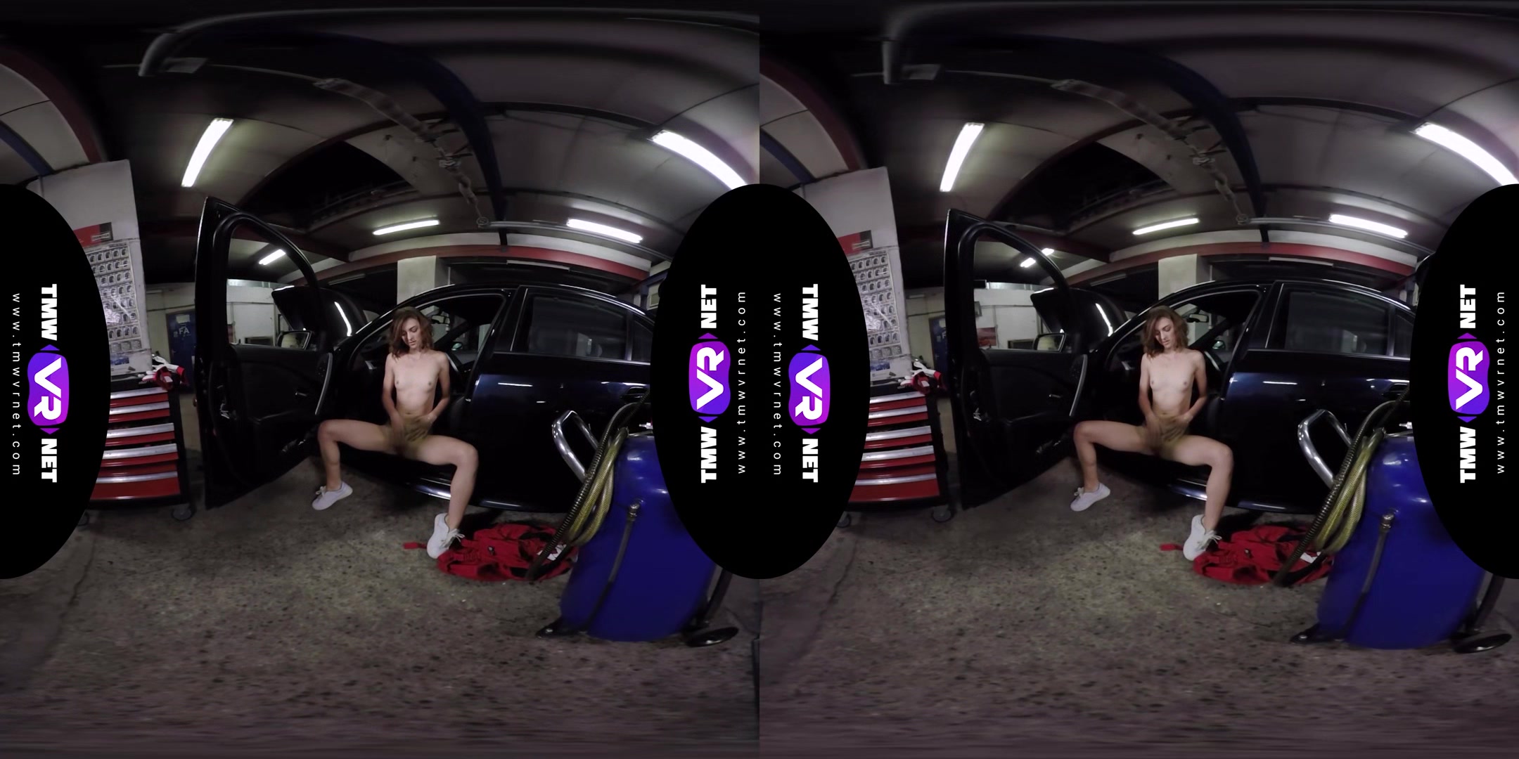 Cute Female Mechanic Plays Solo In The Car Service - Teen Solo Model Fingering