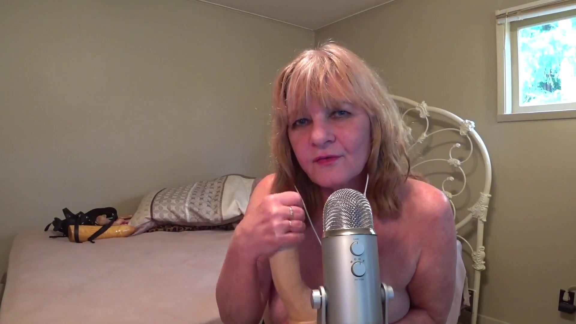 Dirty Whispers As I Give You Masturbation Instructions - TacAmateurs