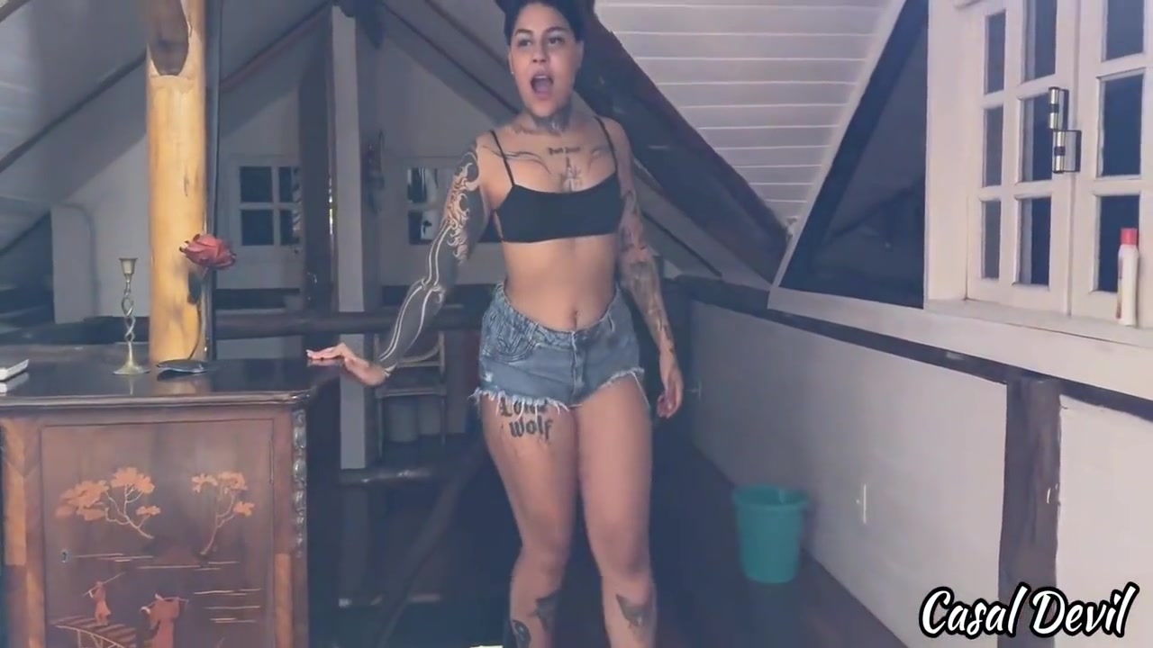 Tava Fundendo A Ruiva Deliciosa E Sua Amiguinha Quis Pika Tambem! - Hazel Eyes And Ju Devil