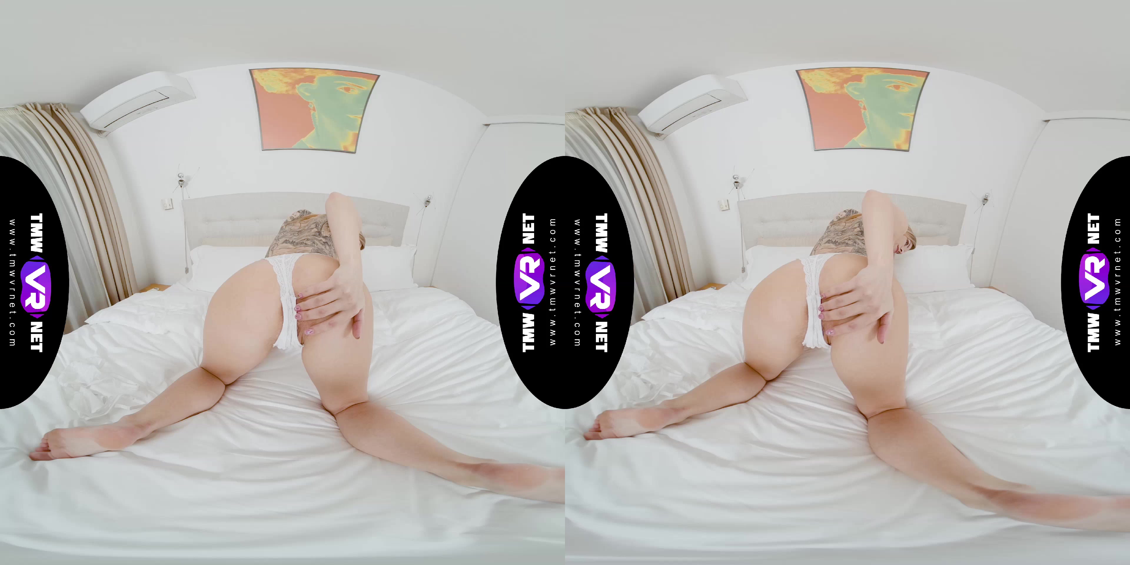 Blondie orgasms in her new lingerie - TmwVRnet