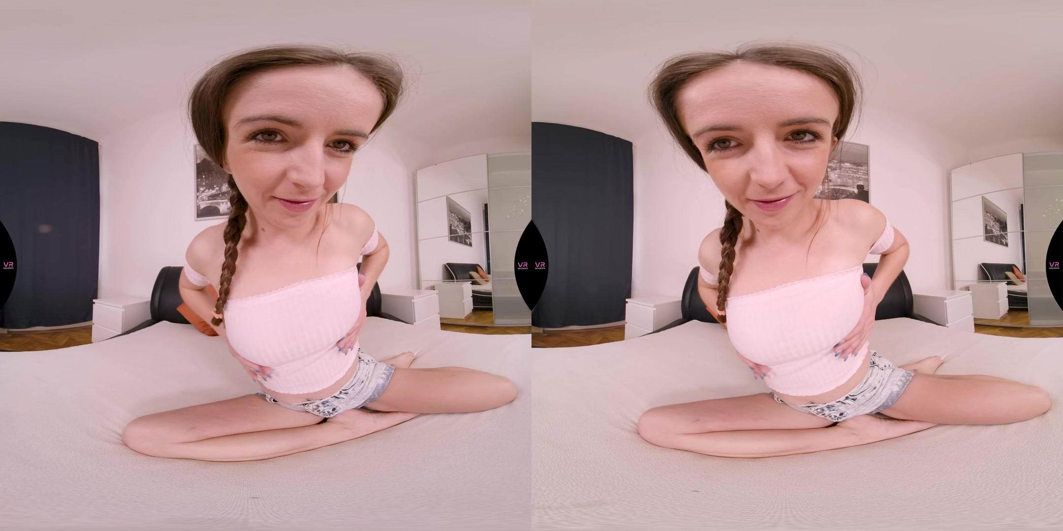 Heavy Orgasm On The Bed - VRSexperts