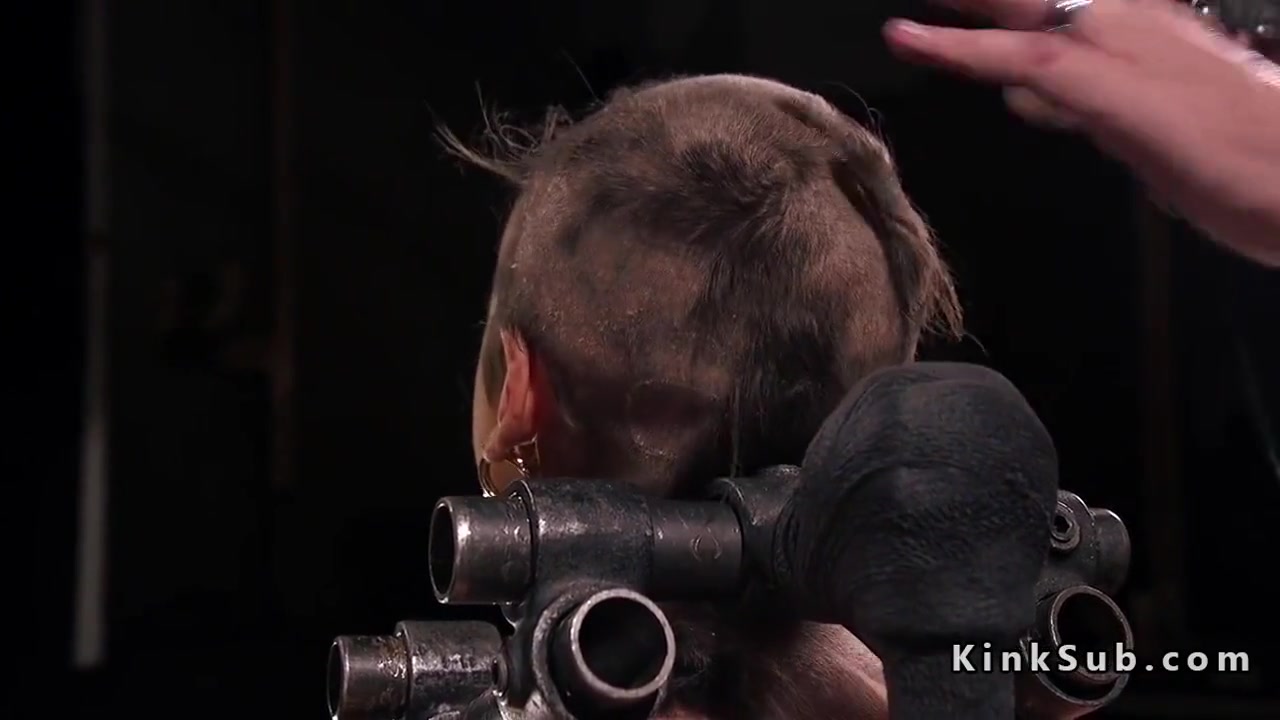 Locked Neck Slave Gets Head Trimmed