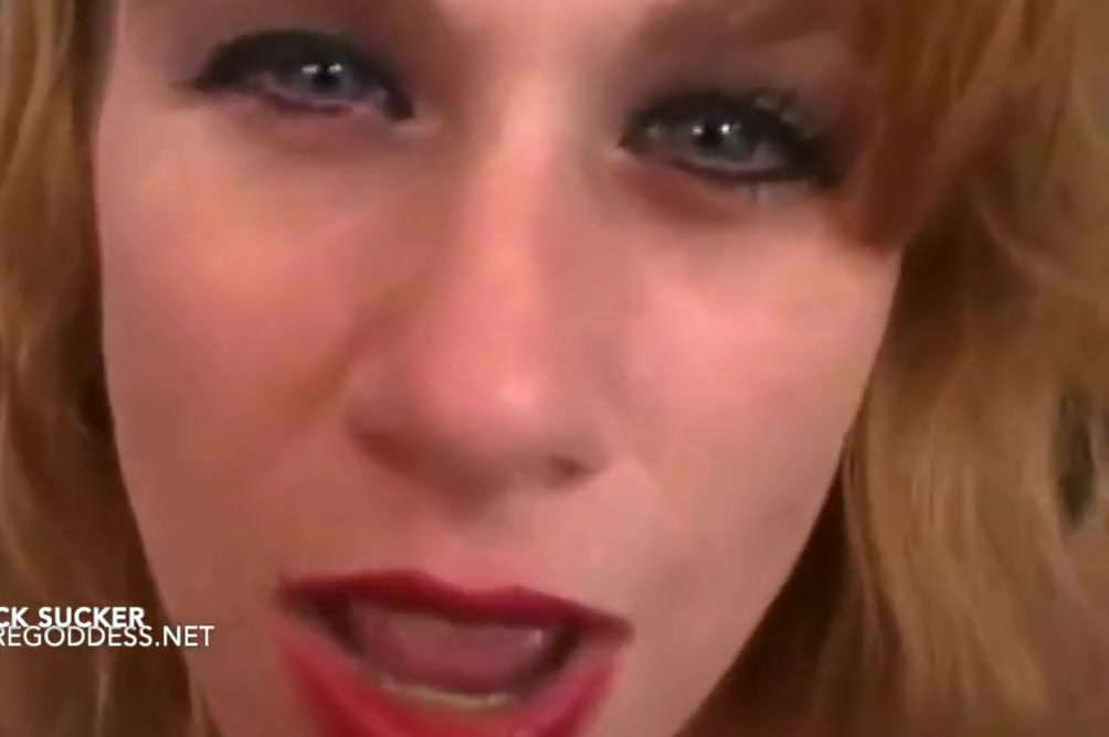 Babe Knows How To Suck A Big Cock