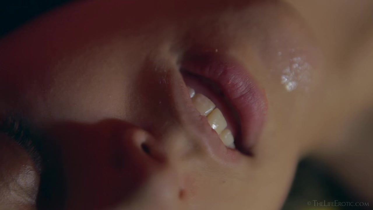 Bubble Gum 2 - Emily J - TheLifeErotic