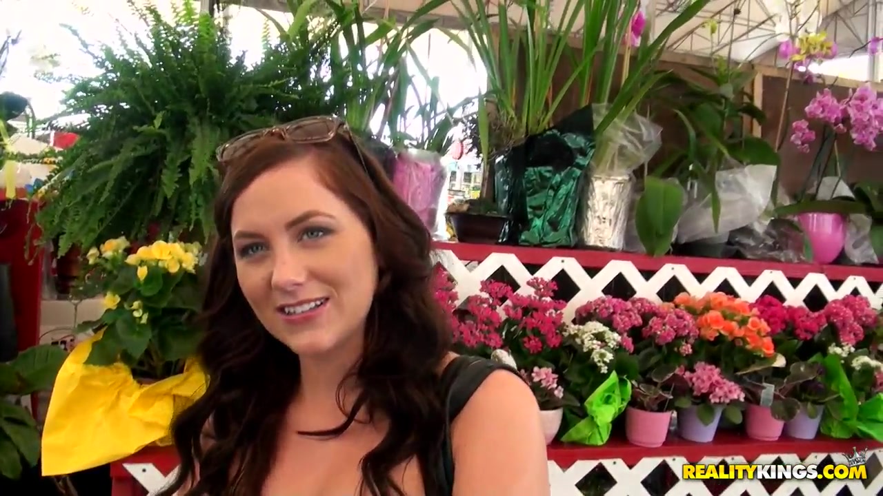 Bruno meets appetite Hayden Bell at the local flea market and invites her at his home