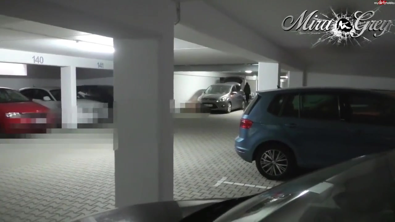Mira Grey In Public Erwischt - Ficken In Der Tiefgarage