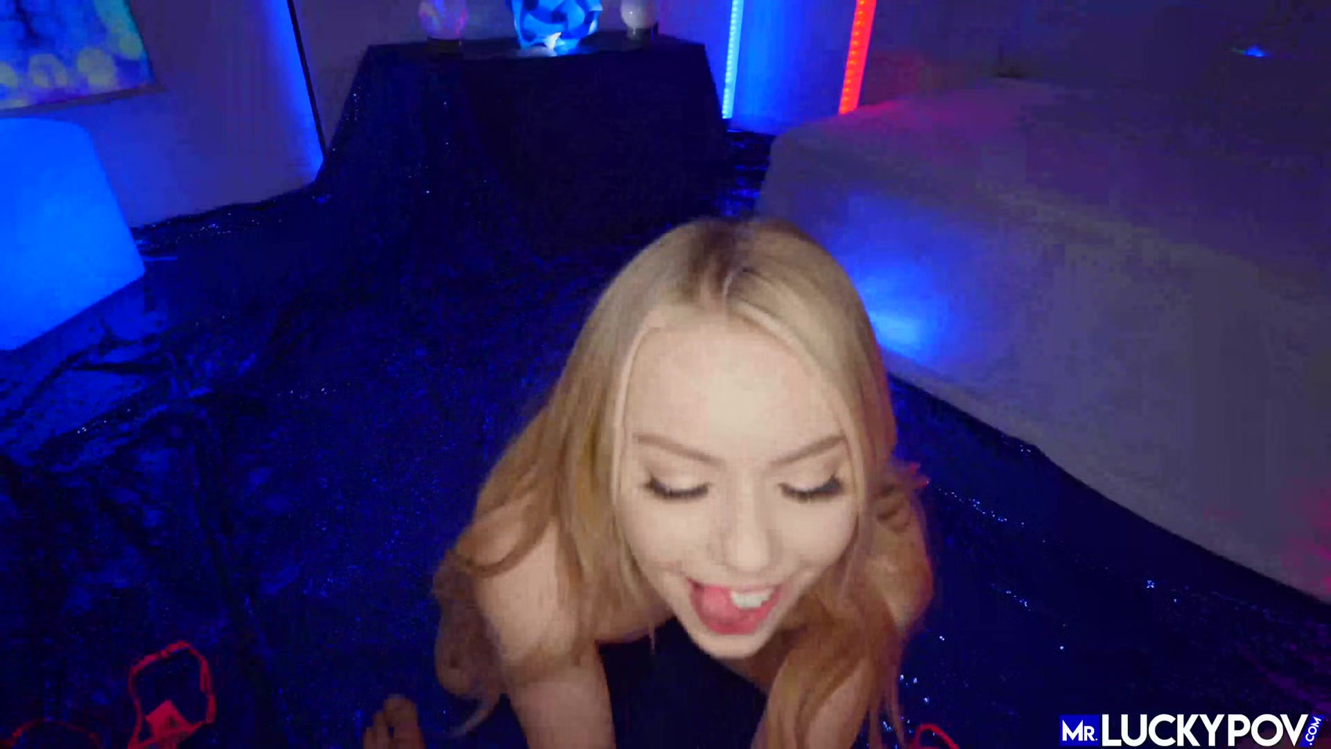 Tiny Blonde Gamer Girl Haley Spades Gets Pussy Pumped