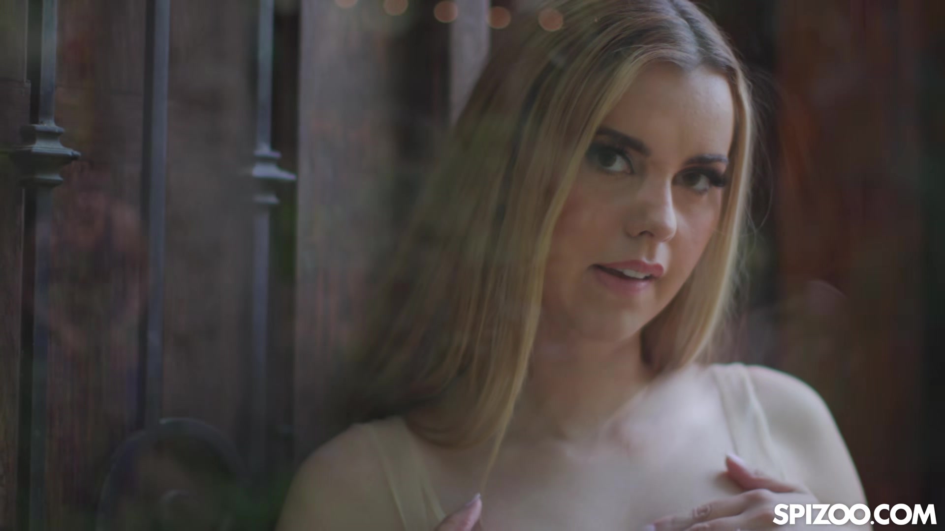 Busty Jessie Rogers Hooks Up With Big Dick Guy