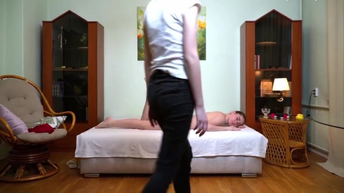 Virgin Round Ass Brunette Babe Cili Kocsonya Massaged