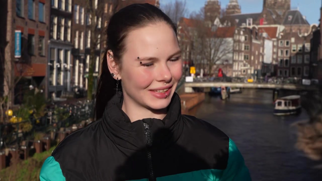 Mary-Jane is enjoying herself again! - Jacquie et Michel TV