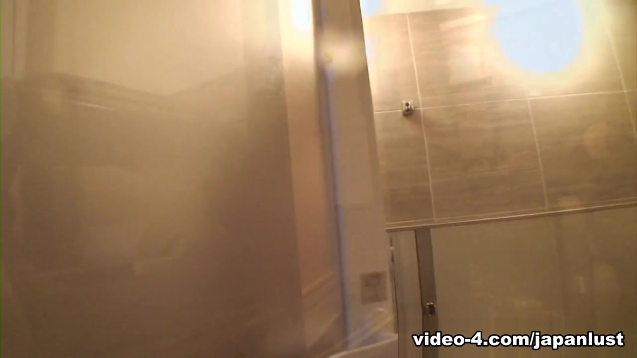 Petite Japanese granny still wants it - JapanLust