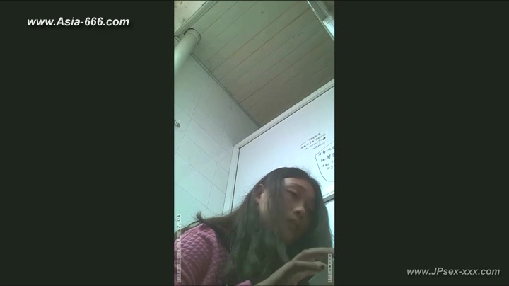chinese girls go to toilet.33