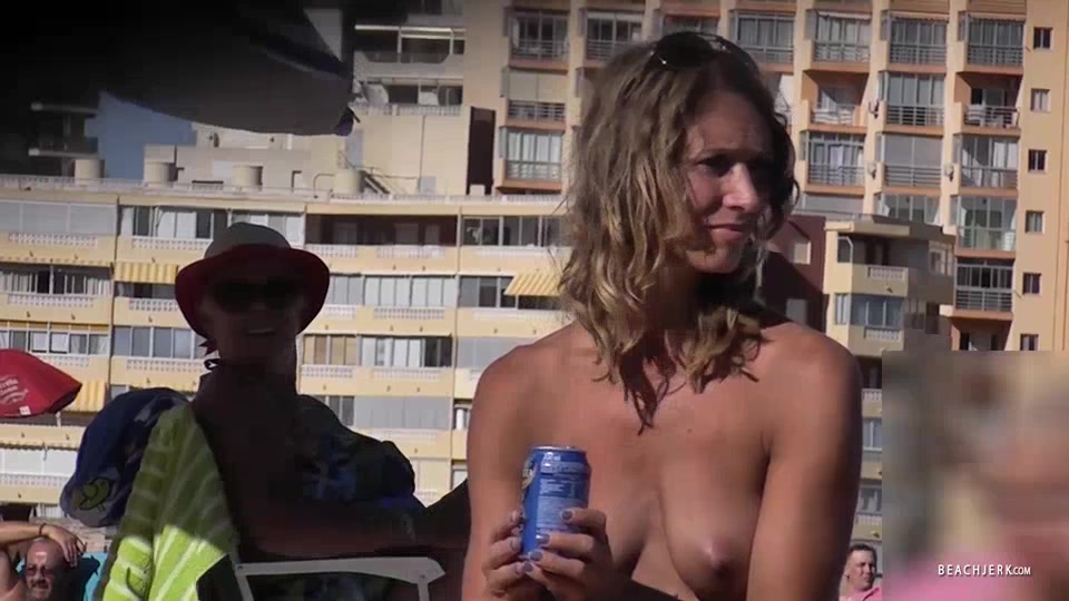 Goldie Milf - BeachJerk