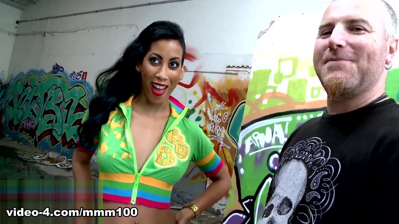Afra Red in Video Interview Porno With Afra Red - MMM100
