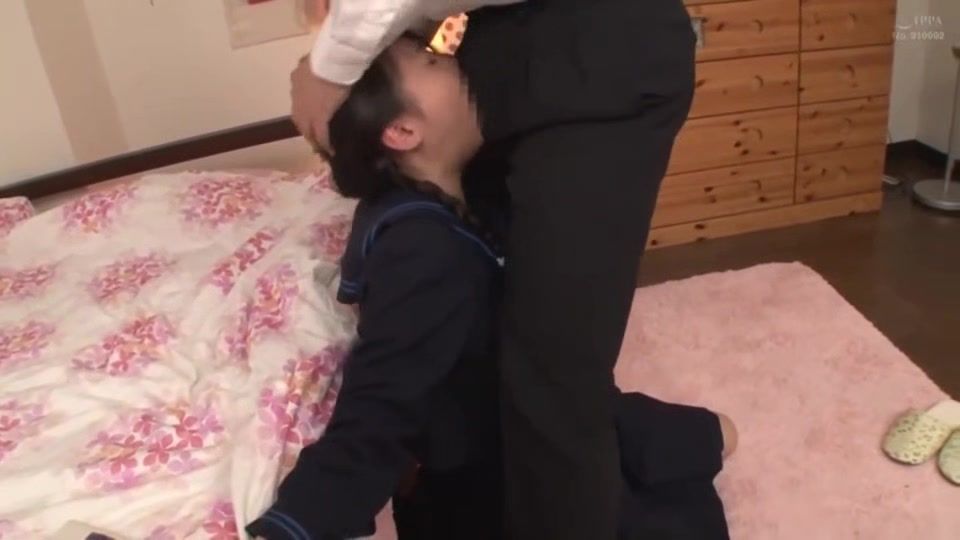 08139 Beautiful girl in agony