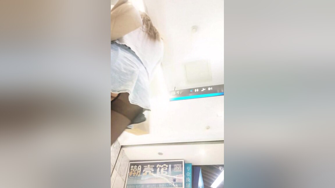 asian girl pissing in toilet