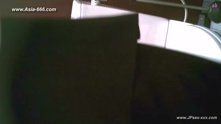 peeping Korean restaurant toilet.18