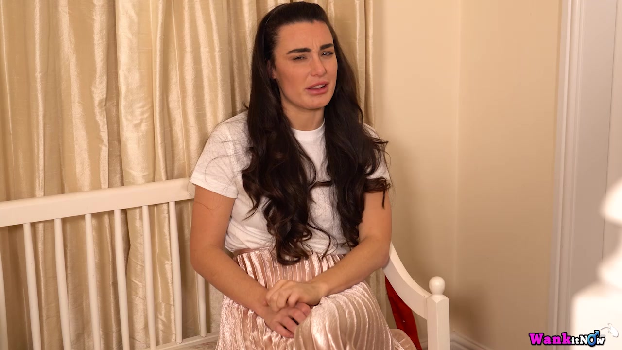Laura - Pervy Landlord - Sexy Videos - WankitNow