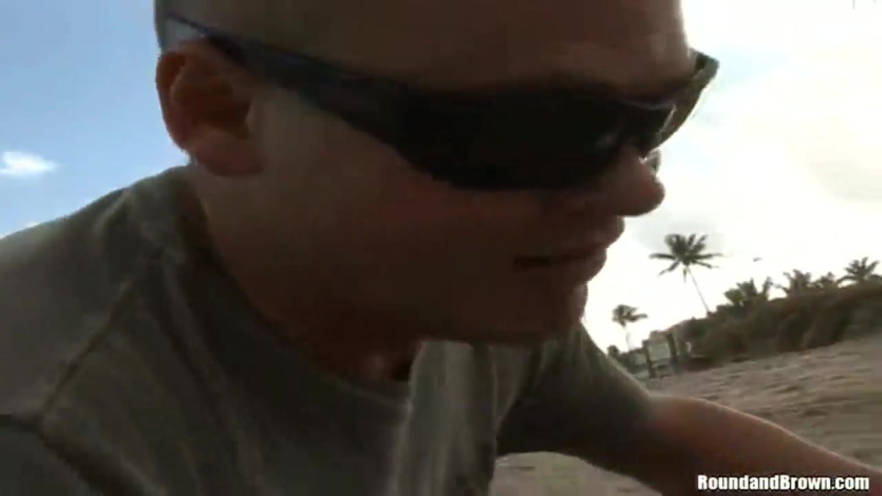 White guy seduces gorgeous black babe to screw