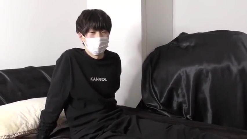 Cute Korean Twink Gets The Royal Treatment